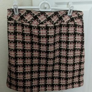 Perfect office skirt for the fall!